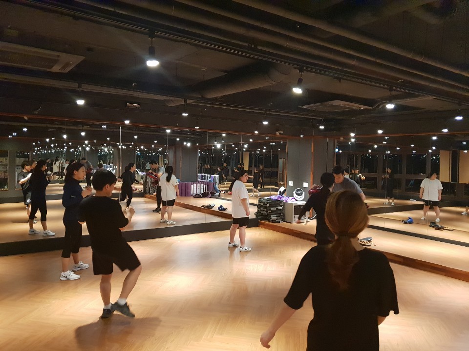 /user/s/stronggym/editor/1812/aec057c0680cde6dcbc343fe95c2ae1b_1545111397_653.jpg 이미지크게보기