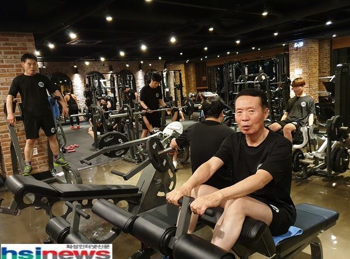 /user/s/stronggym/editor/1902/71245e05cdc8c0d39a9d590d507b69b8_1550131308_6074.JPG 이미지크게보기
